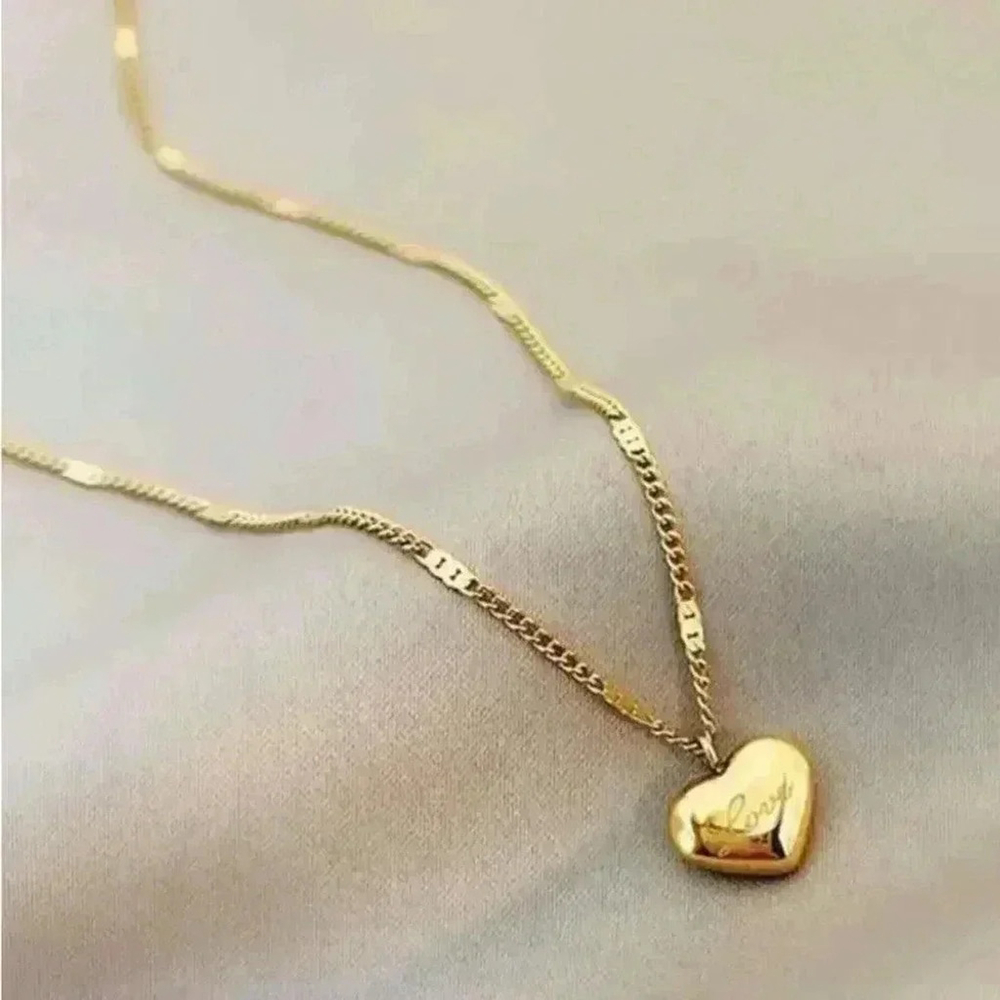💫Heart Charm Necklace Yellow Gold - Picture 2 of 5